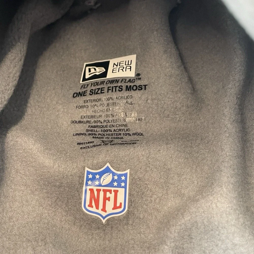 Miami DolphinsTeam Issued NFL NEW ERA Logo Beanie One Size Fits All Orange‎ Pom